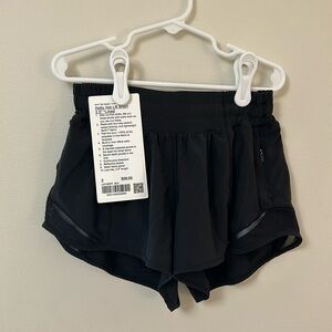 Lululemon Hotty Hot LR Short 2.5" *Lined Black